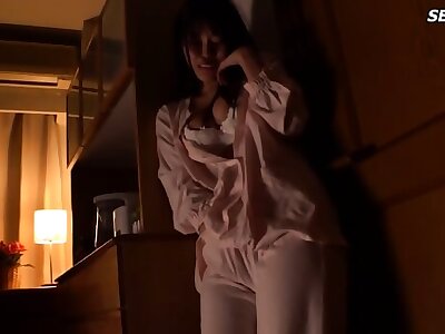 When My Little Stepsister Watched My Wife Cumming Like Crazy She Decided To Nao Jinguji
