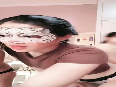 TELEGRAM  KEXMU  Qilla Trio Bestie Lesbian Pamer Meki Sempit Nih Guys