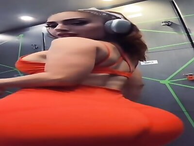 MEXICAN LATINA BIG ASS girl that got DEPORTED by ICE