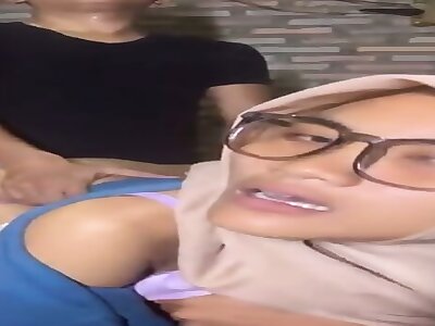 Ukhti hijab ngentot anal ngerekam sendiri