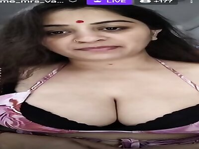 Desi Milf Vandana Pathak Hottest Live Subscription Part 1