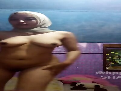 Nada Shawa Joget Bugil sambil Colok Memek