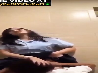 Madalas kami mag sex ni gf sa public CR mag jowang mga bagets Pinay teen scandal