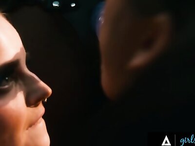 GIRLSWAY   10 GIRL LESBIAN GANGBANG! ROUGH FISTING STRAP ON SEX AND SQUIRTING!   SPANISH SUBTITLES