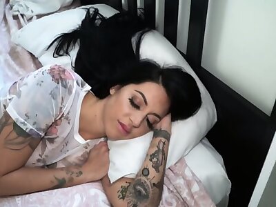 Lillith Morningstar   Essensual Oils   StayHome Milf